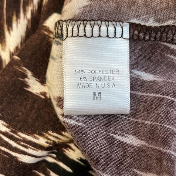 H.I.P. Brand women’s sleeveless top.From Nordstrom.Size M Gathering below neck. - Picture 6 of 7